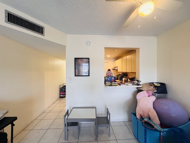 Building Photo - 8025 S Colony Cir