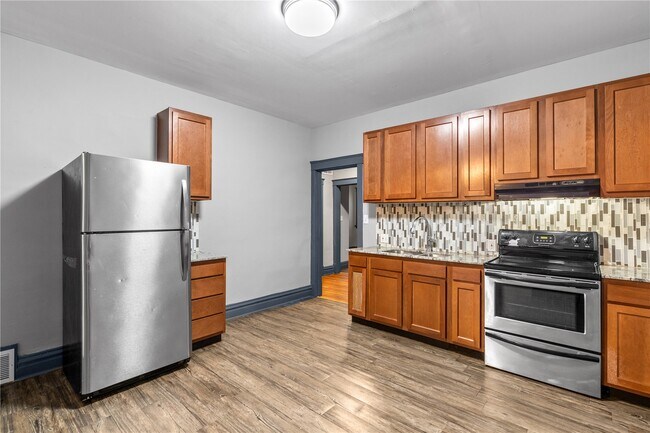 Building Photo - 4040 Shreve Ave