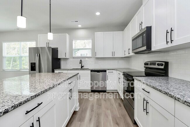 Building Photo - 6618 Riverview Dr