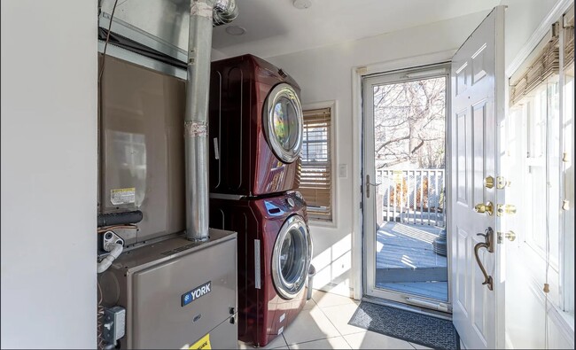 Building Photo - 148.5 Union St