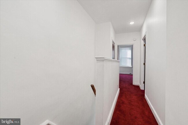 Building Photo - Charming 2-Bedroom Home with Private Yard ...