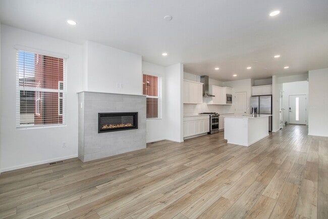 Building Photo - Exquisite 3 Bed 2.5 Bath Single Family Home