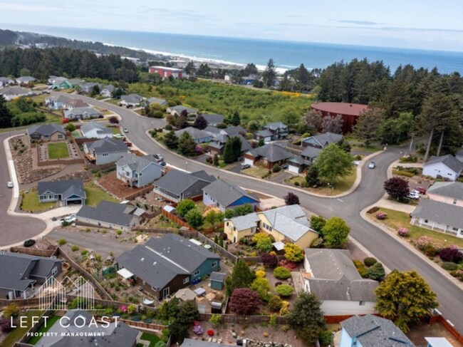 Building Photo - 5371 NE Wave Ln