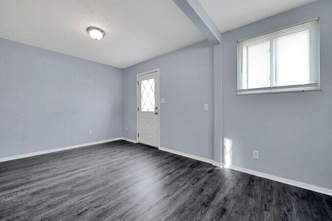 Building Photo - 2137 Toni St