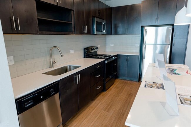 Building Photo - 5310 Helen St