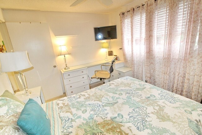 Building Photo - F-104 Kihei Shores Furnished 2 bed/2 full ...