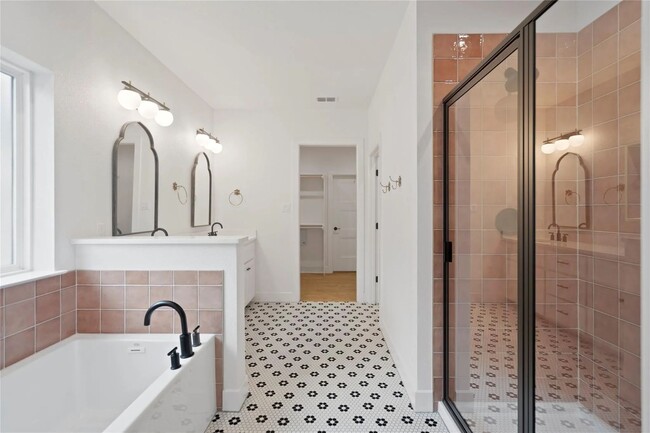 Building Photo - Move-In Ready Kyle Paul Home with Office, ...