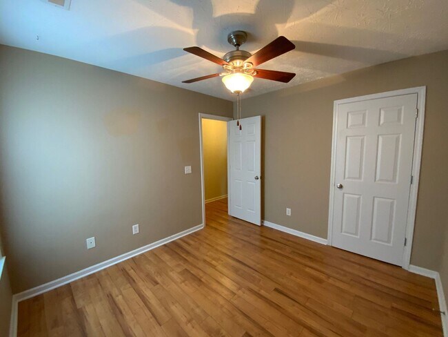 Building Photo - Beautiful 3 bedroom, 2 bath unfurnished home in Neighborhoods of Holly Ridge
