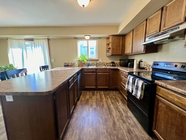 Building Photo - Beautiful townhome available in D20 Briargate!