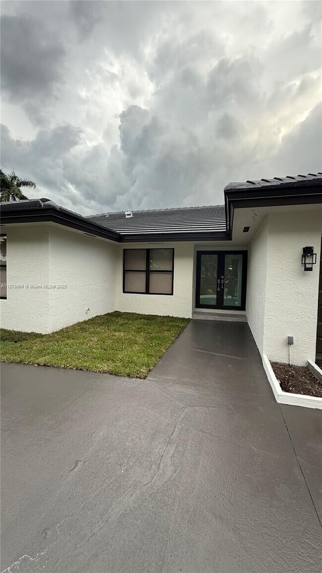 Building Photo - 215 NW 136th Ct