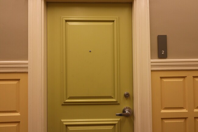 Building Photo - 69 Park Dr