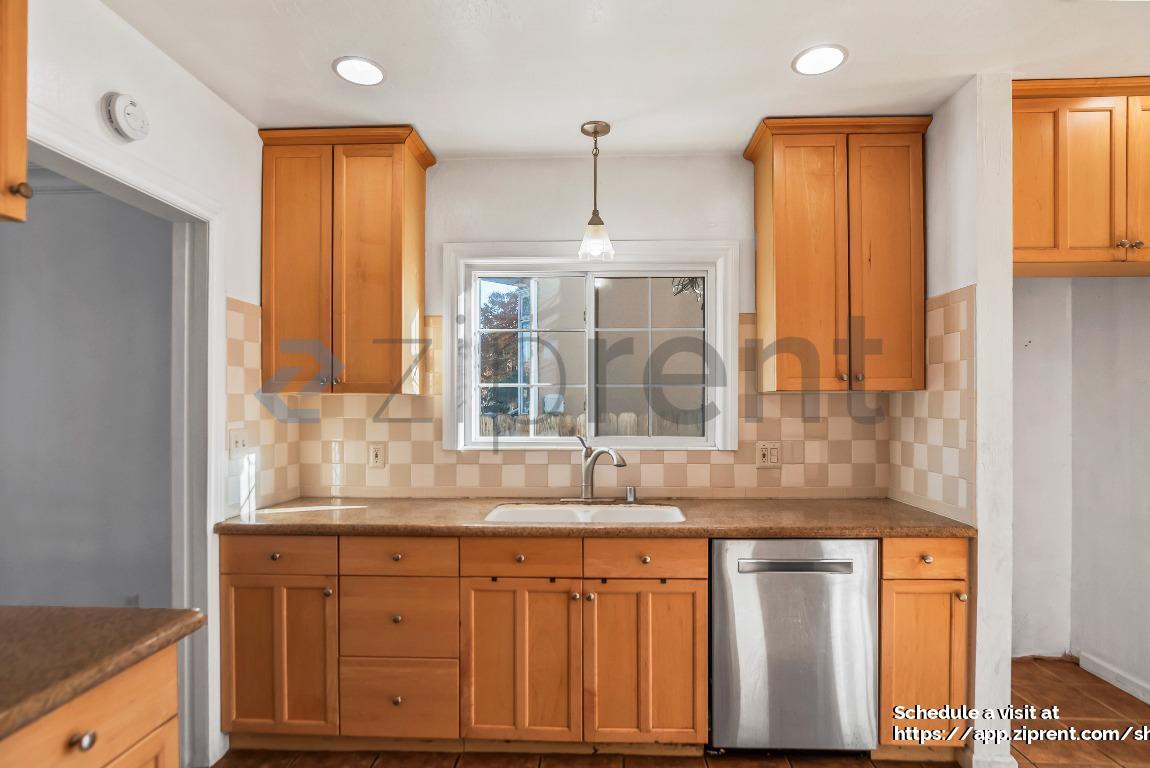 Building Photo - 855 N 17th St