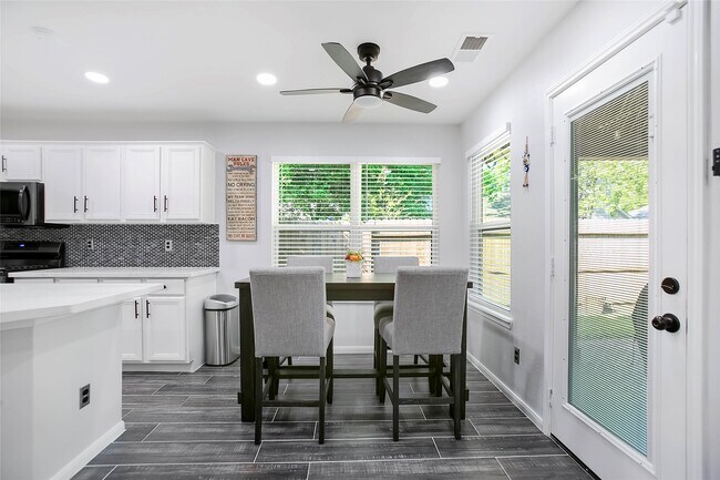 Building Photo - 1507 Buchans Dr