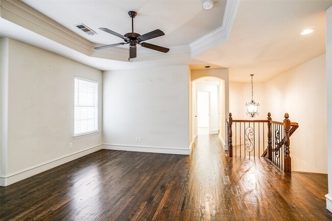 Building Photo - 5143 Miller Ave