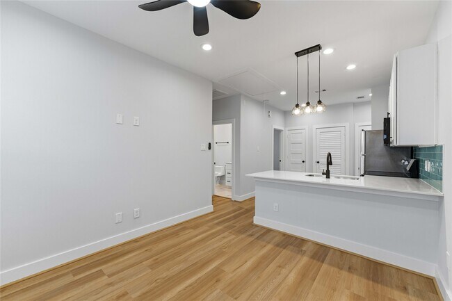 Building Photo - 5420 Elysian St