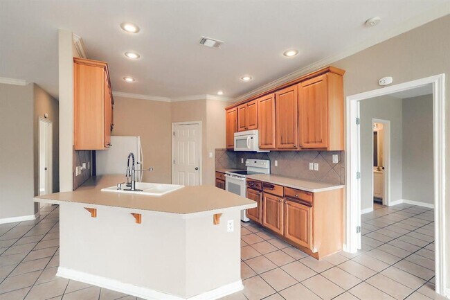 Building Photo - 21501 Boggy Ford Rd