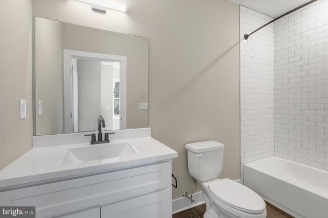 Building Photo - 6712 Ridge Ave