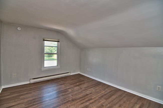 Building Photo - 359 Hanover St