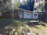 Building Photo - Charming 3BD/2BA Two-Story Home with Pictu...