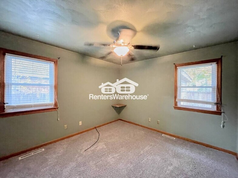 Building Photo - 716 Cardover Ave