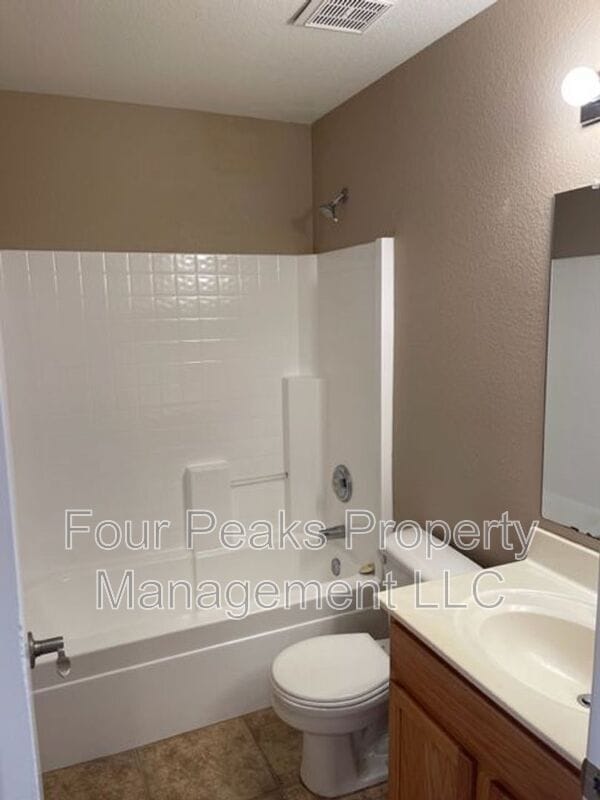 Building Photo - 11531 E Covina