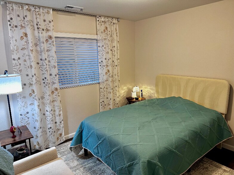 Building Photo - 1917 98th Ave SE