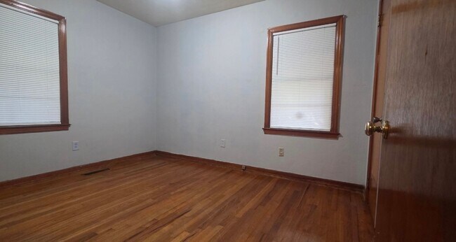Building Photo - New Rental Available-2 Bedroom 1  Bath