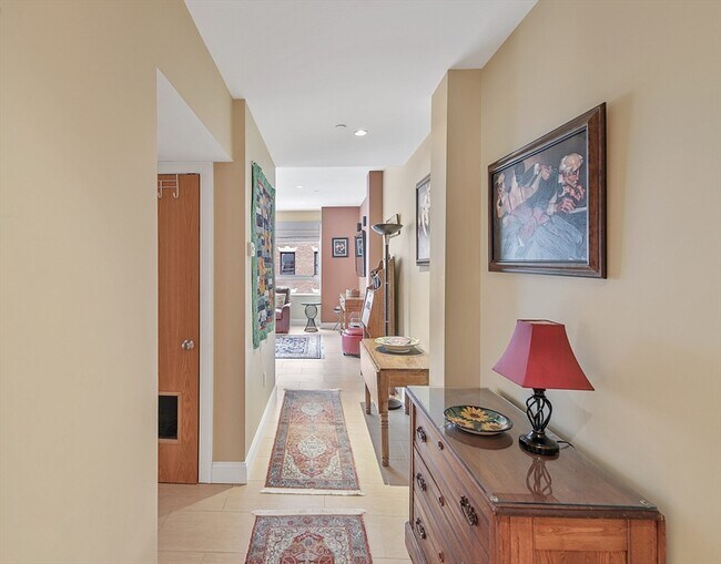 Building Photo - 99-105-105 Broad St