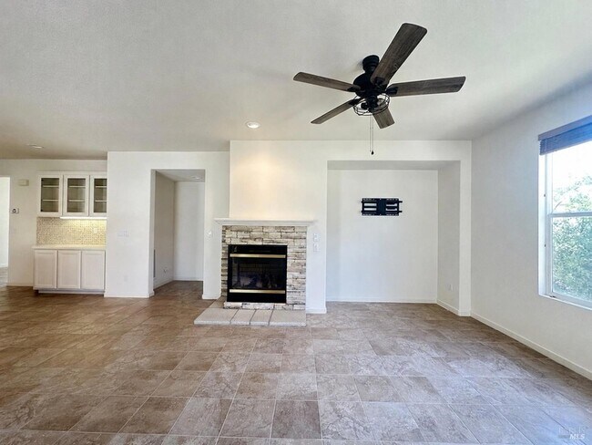 Building Photo - 107 Riviera Dr