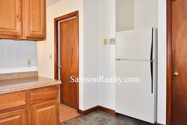 Building Photo - 112 Oakland Ave