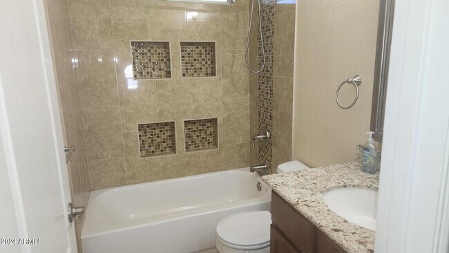 Building Photo - 1683 W Carla Vista Dr
