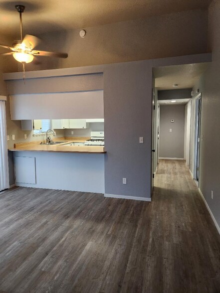 Building Photo - 325 Springville Ct