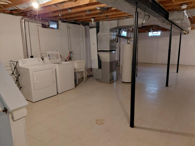 Building Photo - 33890 Hunter Ave