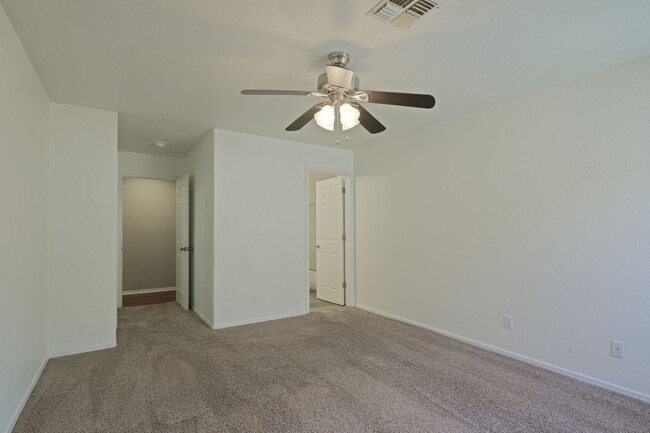Building Photo - Beautiful Home on Green Belt in Palo Verde Meadows