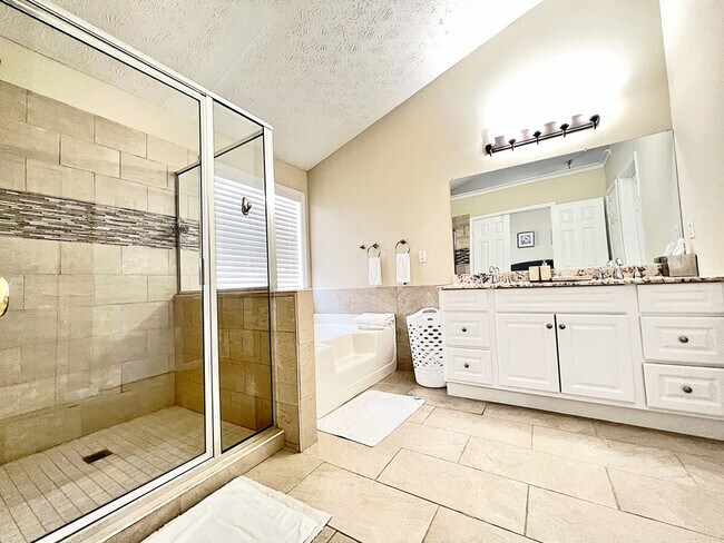 Building Photo - 4710 Cambridge Park Ct NW