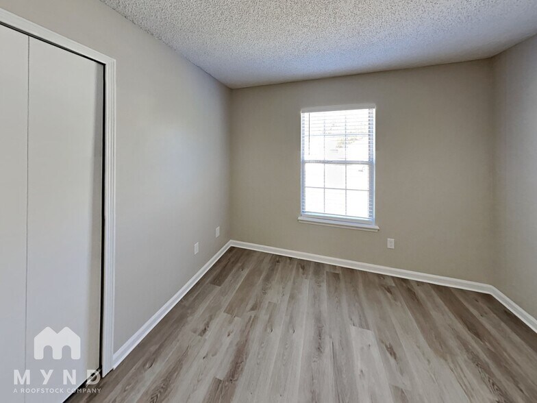 Building Photo - 6549 Arancio Dr W