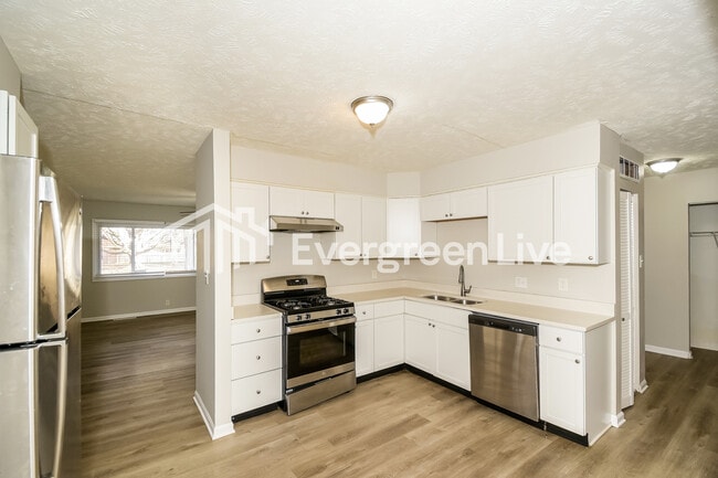 Building Photo - 1850 Priscilla Ave