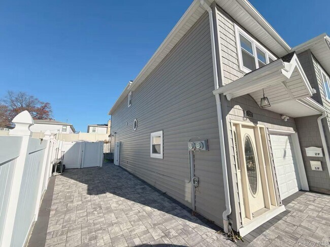 Building Photo - 88 Radford St