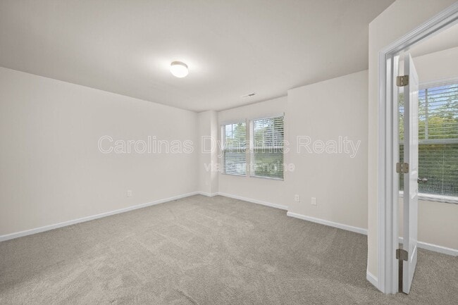 Building Photo - 711 Lackey St