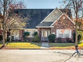 Building Photo - Available September 1st!  4 Bedroom, 3 Ful...