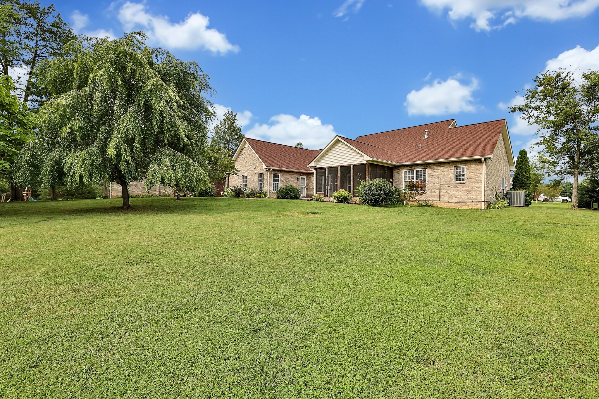 Building Photo - 614 Greene Dr