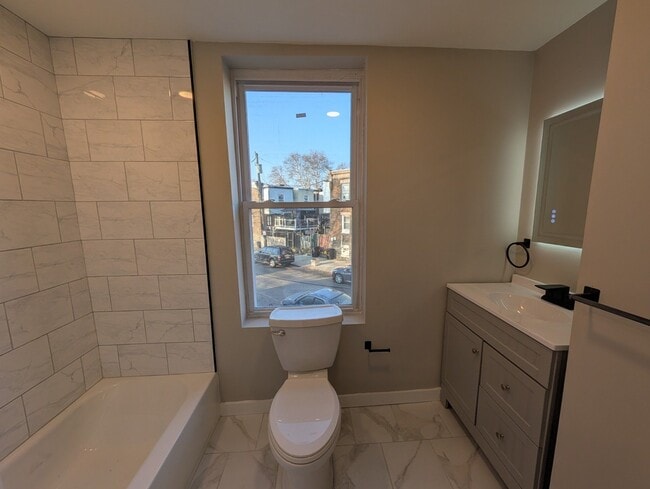 Building Photo - 4250 Lancaster Ave