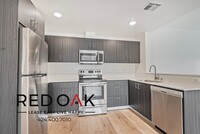 Building Photo - ~1 Month FREE~ Luxurious, New One Bedroom ...