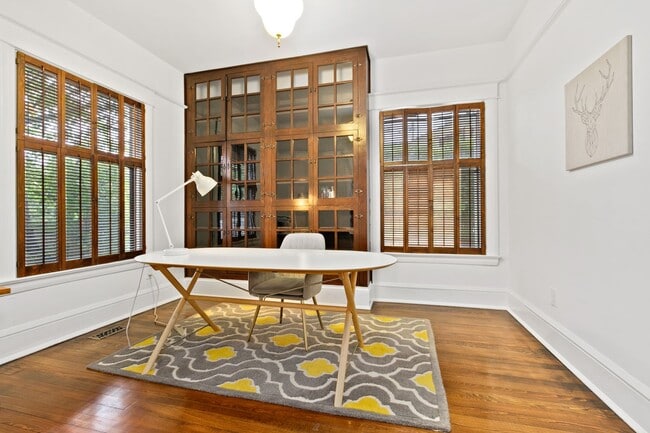 Building Photo - 6bd/3.25ba Seattle House