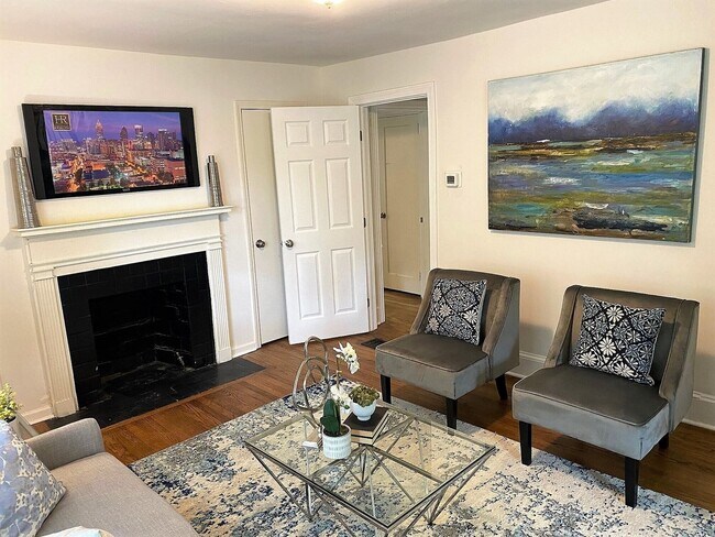 Building Photo - Charming 3BR House in East Point