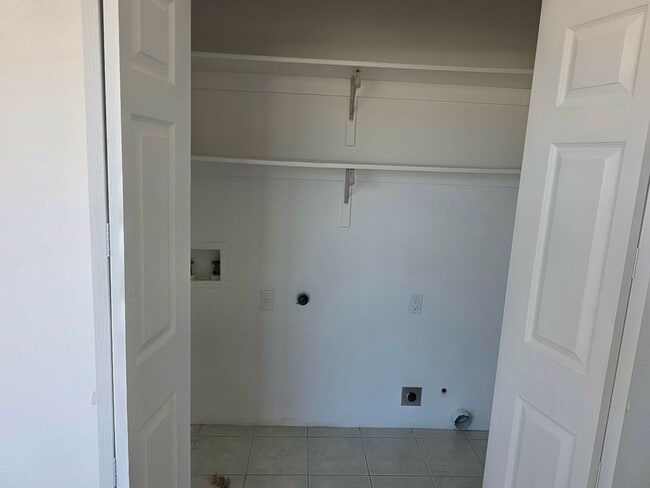 Building Photo - Casita in Corrales