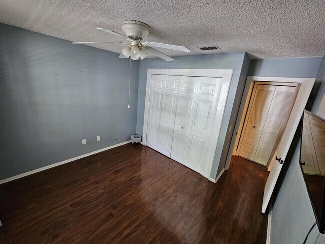 Building Photo - 5477 Lake Margaret Dr