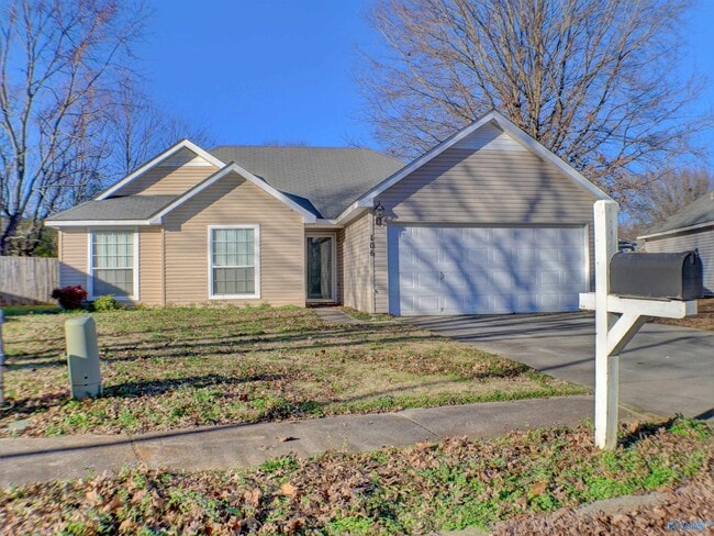Primary Photo - 106 Yellowwood Ct