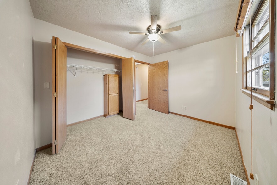 Main level second bed closet - 2405 W 28th St
