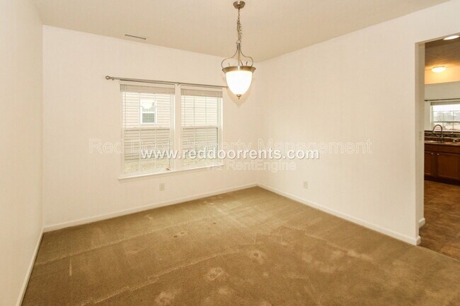 Building Photo - 10031 Golden Dr